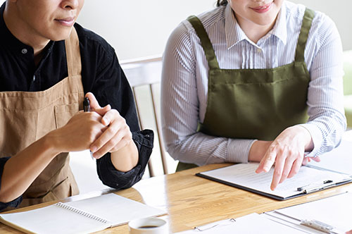 飲食店の労働時間に「特例」は適用されるのか？