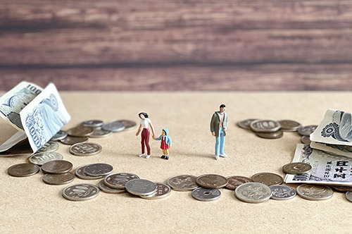 婚姻費用と養育費の違い│比較表で相場・内訳を解説