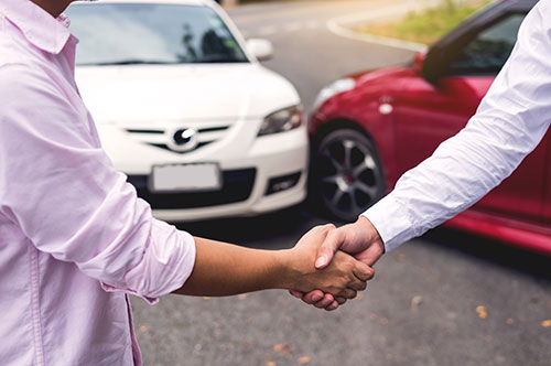 交通事故の示談交渉は自分でもできる？ そのポイントと注意点を...