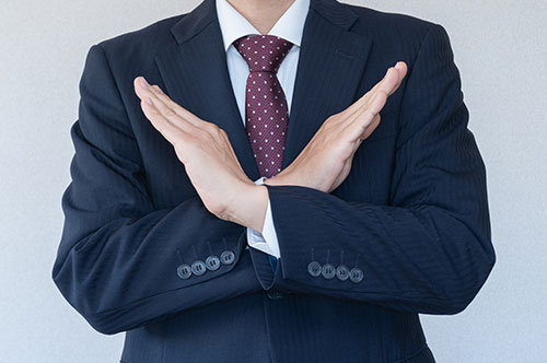 出勤拒否する従業員の対応は？ 懲戒解雇の判断基準を弁護士が解説