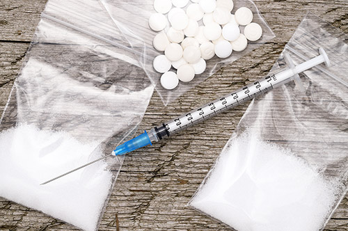 MDMAの所持や使用の容疑で身内が逮捕されたら家族はどう対応すべきか