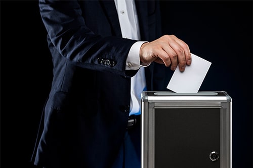 「なりすまし投票」はなぜ許されない？ 問われる罪と刑罰を解説