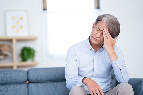 「交通事故にあったあと頭が痛い！」そのまま放置したらダメな理由