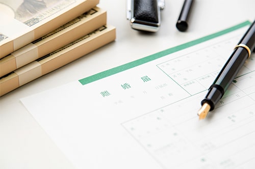 50代で離婚するときの慰謝料相場は？ 離婚する理由別増額ポイント