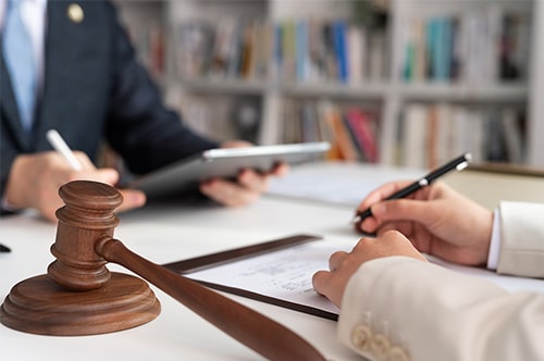 裁判離婚の費用はどのくらい？ 裁判離婚の流れや費用を抑える方法