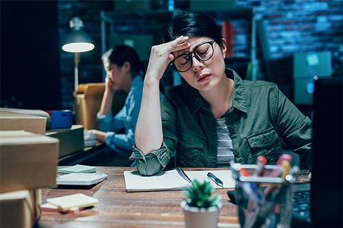 裁量労働制で残業が多いのは問題ない？ 残業代の計算や請求方法