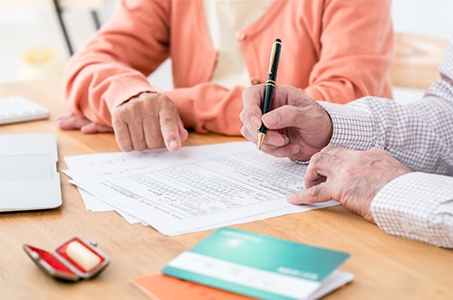 遺言書は代筆で問題ない？ 効力や公正証書遺言、注意点について解説