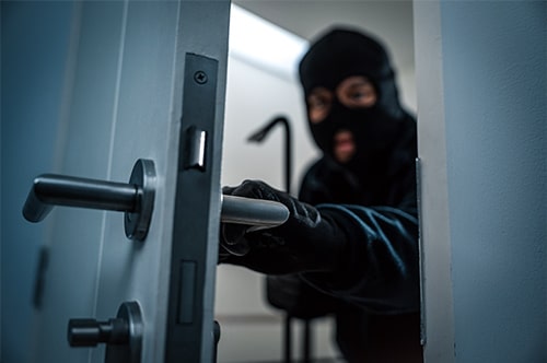 強盗罪と暴行罪の関係性｜その他類似の罪や弁護士に相談すべき理由