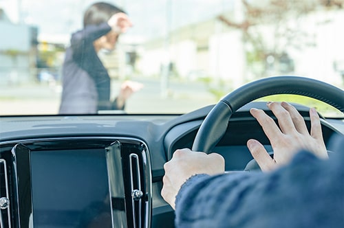 ぶつかっていない非接触事故でも慰謝料を請求できる？