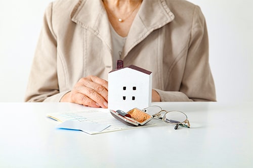 独身の叔母の遺産相続はどうなる？ 手続きの流れや注意点を解説