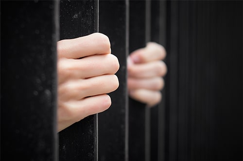 窃盗したら罪の重さは？ 逮捕後の流れや罪を軽くする方法を紹介