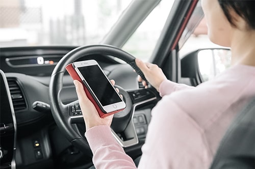 脇見運転とは？ 罰則や過失割合、慰謝料について弁護士が解説