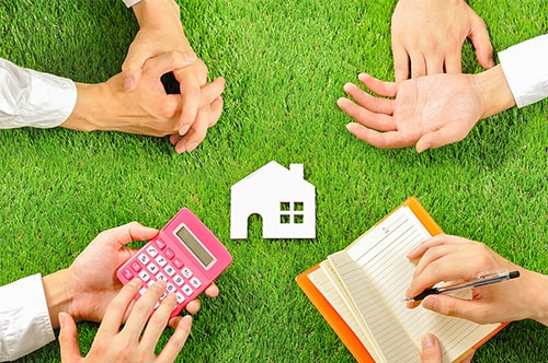 共有持分の相続｜不動産の共有名義人が亡くなった際の流れや注意点