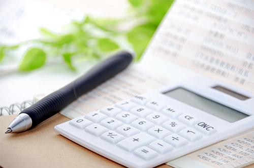 離婚でもらえるお金は？ 慰謝料や手当、公的支援を弁護士が解説