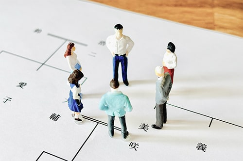 兄弟まとめて相続放棄をすることはできる？ メリットや注意点を解説