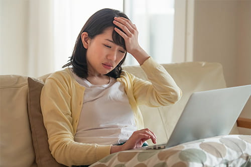 eラーニングは業務時間外にやると違法？ 残業代請求や対処法を解説