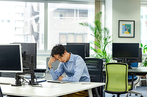 フレックス制における残業代と有給休暇｜相殺の可否と未払い時の対応