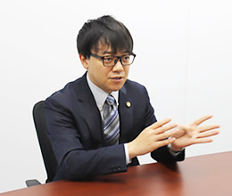 立川オフィス所長 佐久間一樹弁護士