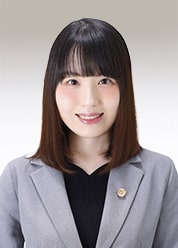 弁護士 新田 百合香