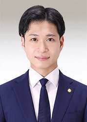 弁護士 岡 洸樹