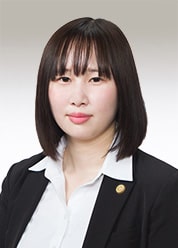 弁護士 井上 彩華
