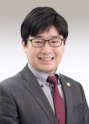 弁護士 浜岡 佑樹