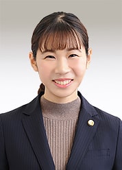 弁護士 河上 茉里奈