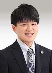 弁護士 酒向 滉也