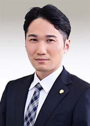 弁護士 小武 遼太朗