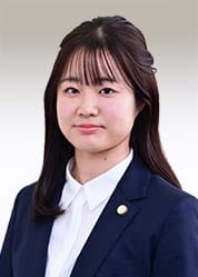 弁護士 森 彩奈