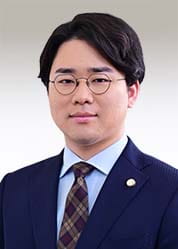 弁護士 辰見 一真