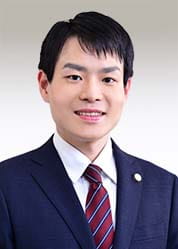 弁護士 鈴木 秀造